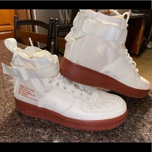 Nike SF Air Force 1 Mid ‘Red Ivory’